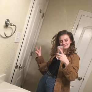 Meet your Posher, Julia